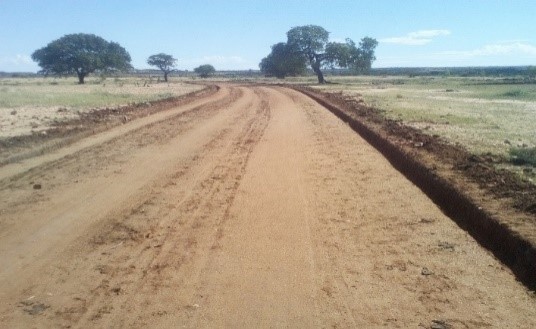 Réhabilitation piste 09 Km (liaison entre Fotadrevo et fkt Ambalatany) Site Fotadrevo-Ambalatany/CR Fptadrevo, Dist Ampanihy Ouest, Région Antsimo Andrefana